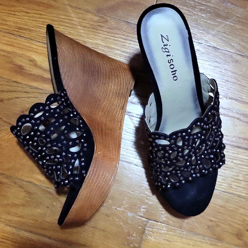 Zigi Soho Black Studded Slide Sandals - Picture 1 of 13
